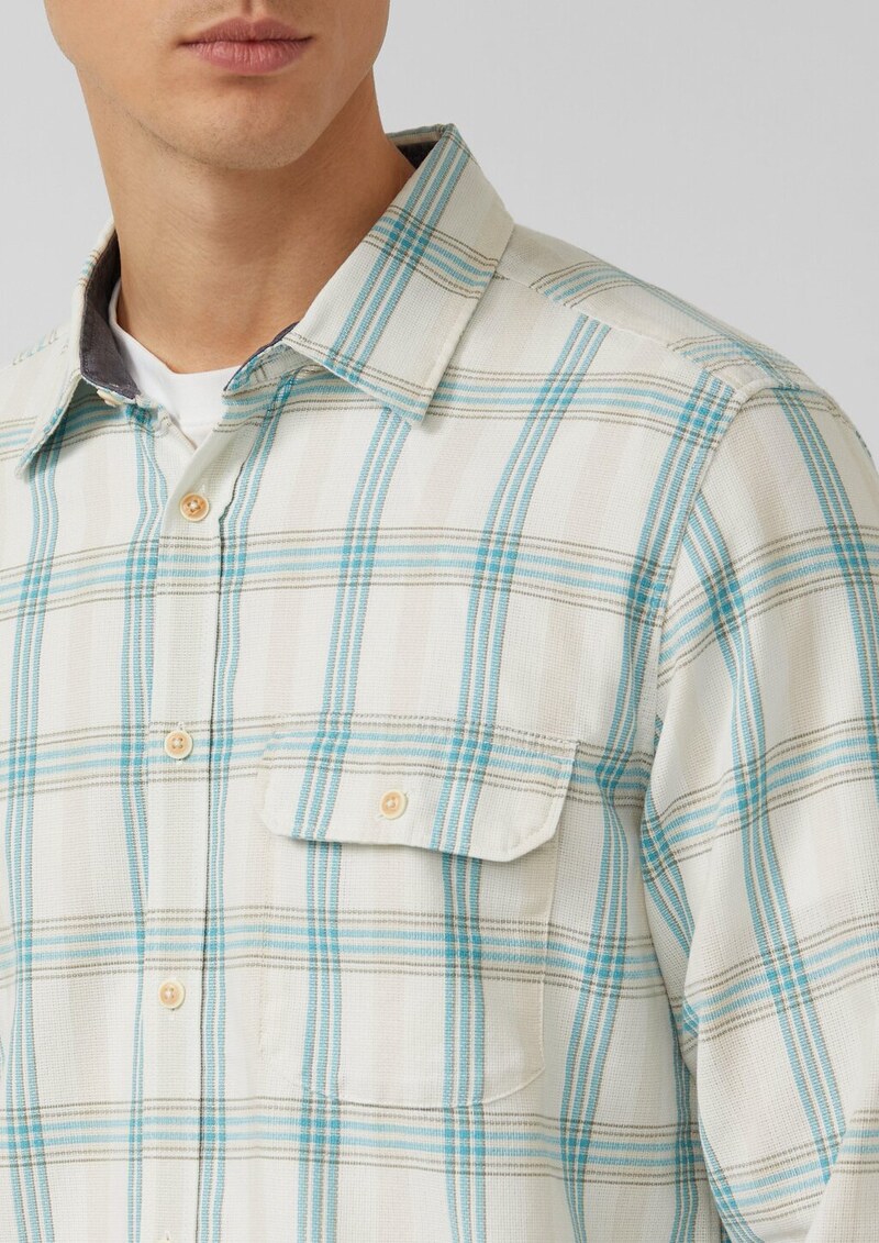 Regular Fit: Fein strukturiertes Karohemd mit Kentkragen und Brusttasche