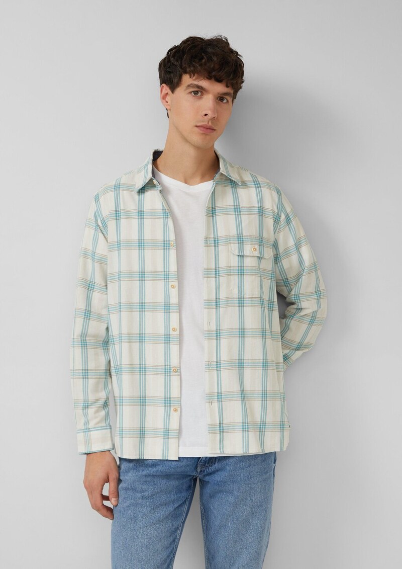 Regular Fit: Fein strukturiertes Karohemd mit Kentkragen und Brusttasche