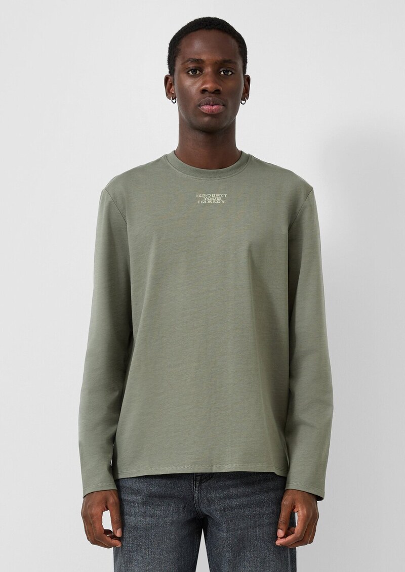 Longsleeve mit kleinem Frontprint