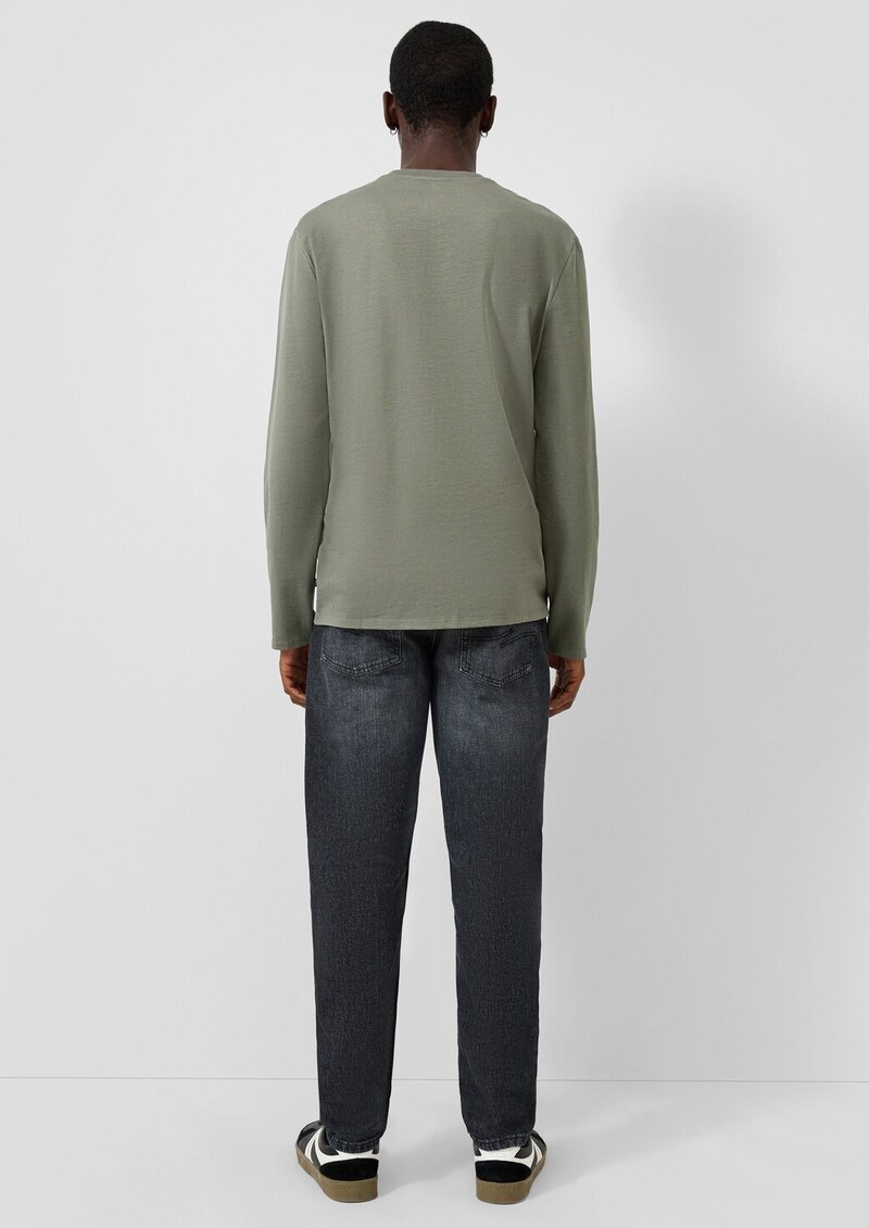 Longsleeve mit kleinem Frontprint