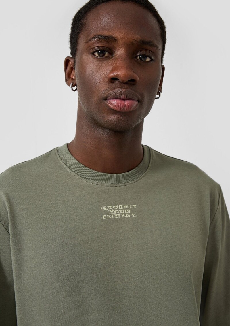 Longsleeve mit kleinem Frontprint