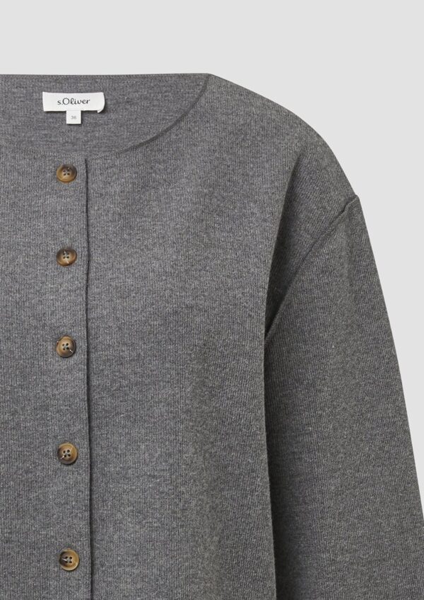 Strickjacke im Boxy Fit