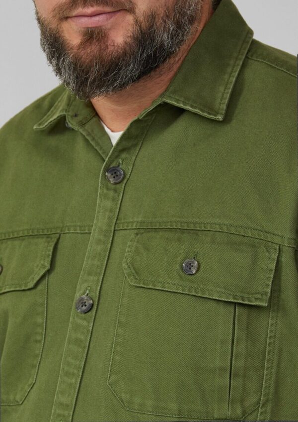 Overshirt aus Twill mit seitlichen Eingrifftaschen und Waschung