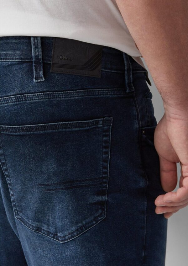 Jeans / Regular Fit / Mid Rise / Straight Leg / leicht elastisch