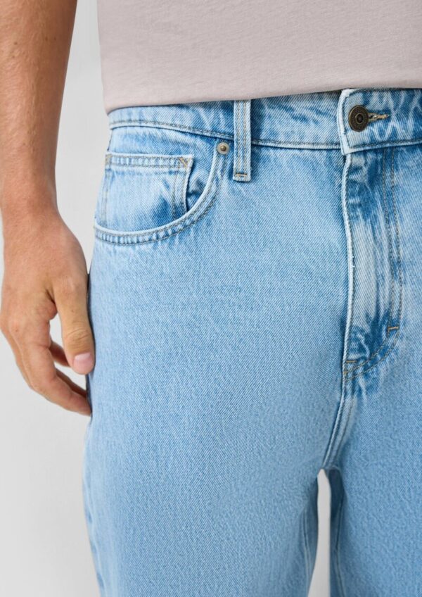 Jeans / Loose fit / Mid Rise / Straight Leg