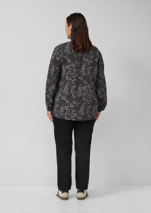 Langarmbluse aus Viskosemix mit Leo-Print
