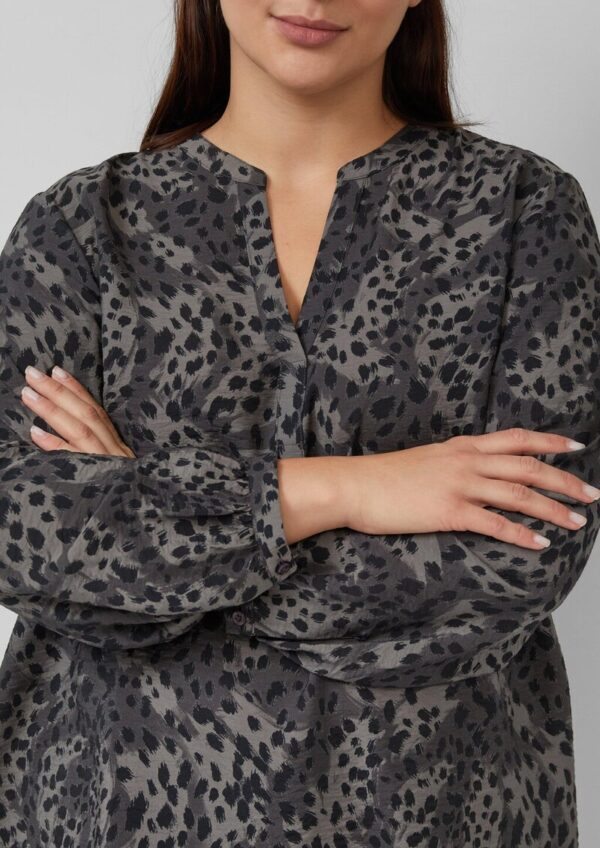 Langarmbluse aus Viskosemix mit Leo-Print