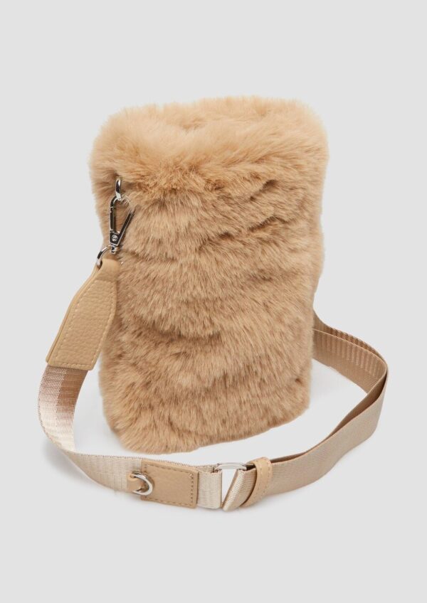 Handytasche aus Fake Fur mit abnehmbarem Schultergut
