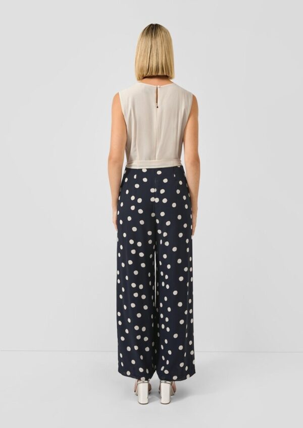 Ärmelloser Jumpsuit aus Chiffon
