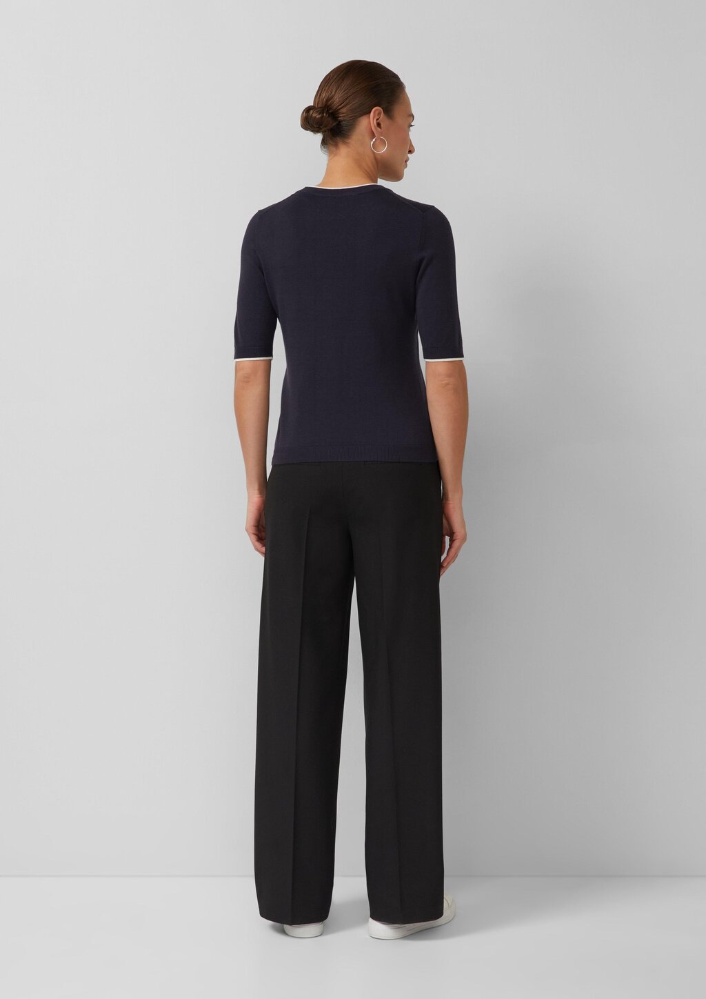 Kurzärmeliger Feinstrickpullover mit Kontrastdetails