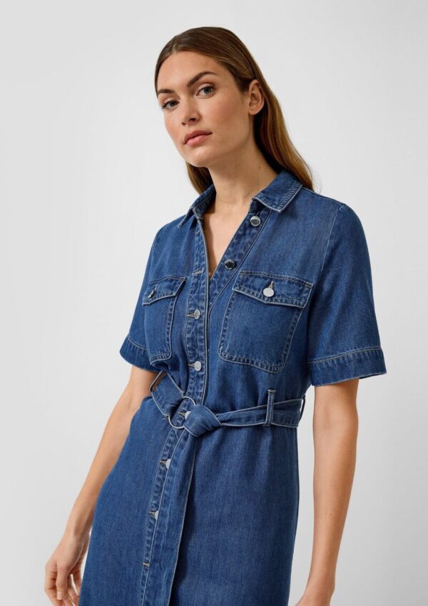 Midi-Jeanskleid mit Hemdkragen und Gürtel
