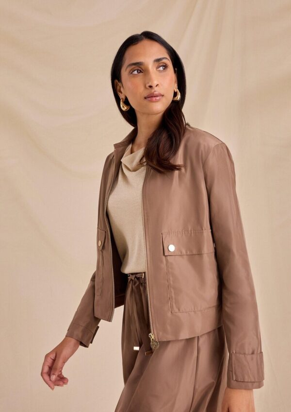Jacke im Relaxed Fit mit Memory-Shape und Smok-Detail