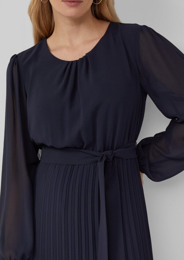 Midi-Chiffonkleid mit Plissee und Bindegürtel