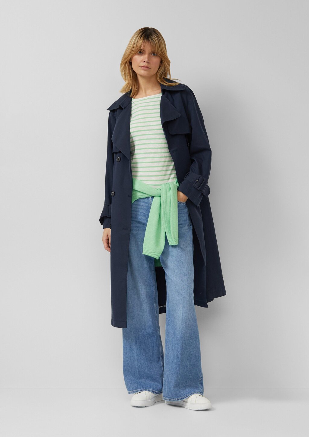 Gestreiftes Langarmshirt aus Flammgarm mit U-Boot-Ausschnitt