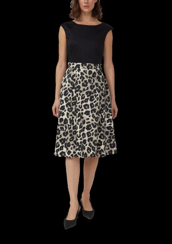 Ausgestelltes Etuikleid mit Leo-Rock