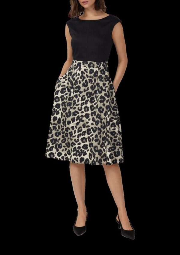 Ausgestelltes Etuikleid mit Leo-Rock