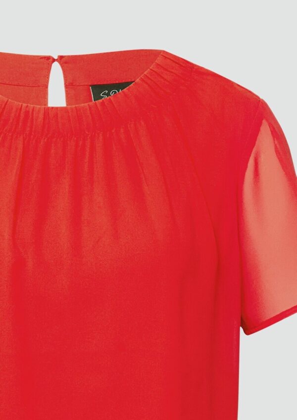 Kurzärmelige Chiffon-Bluse mit Rundhalsausschnitt und Raffung