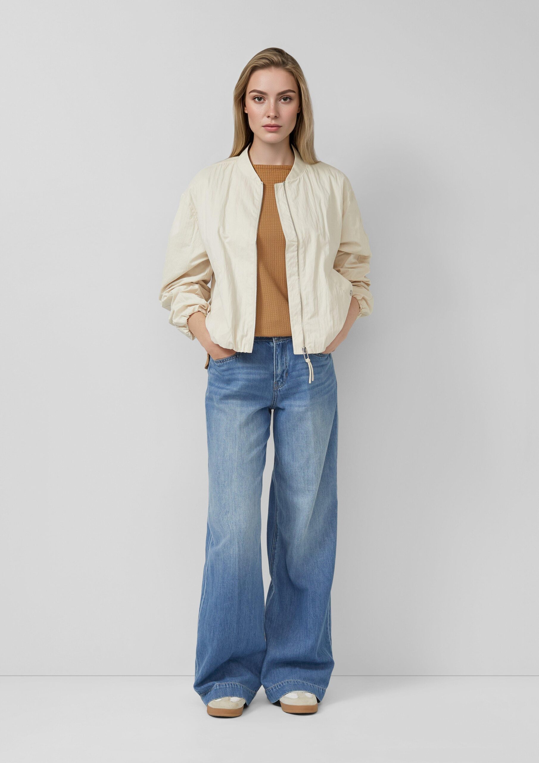 Sweatshirt aus Struktur-Strick mit abgerundetem Saum