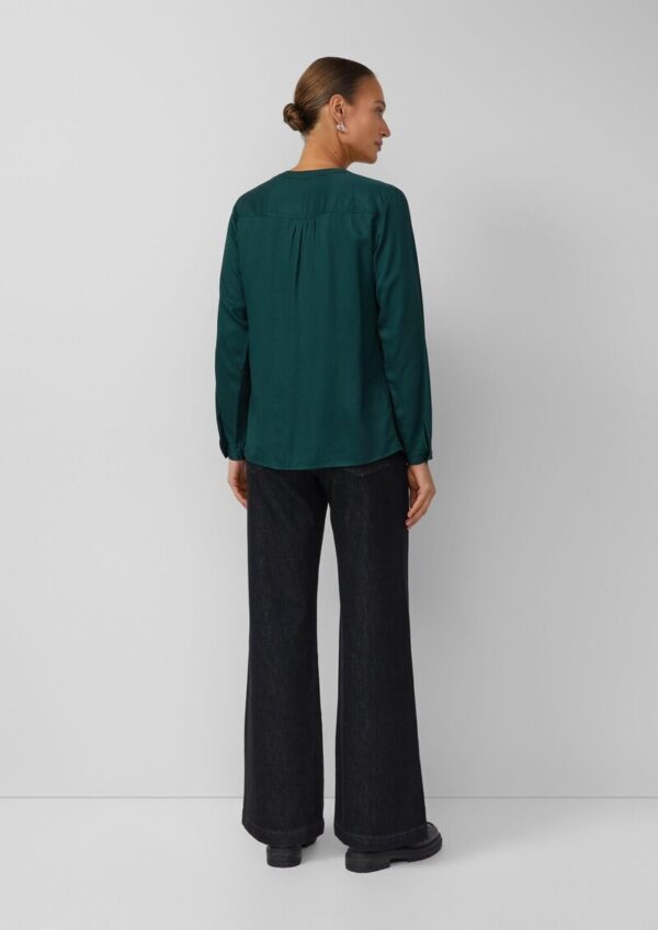 Tunikabluse aus Viskose mit Zierknöpfen