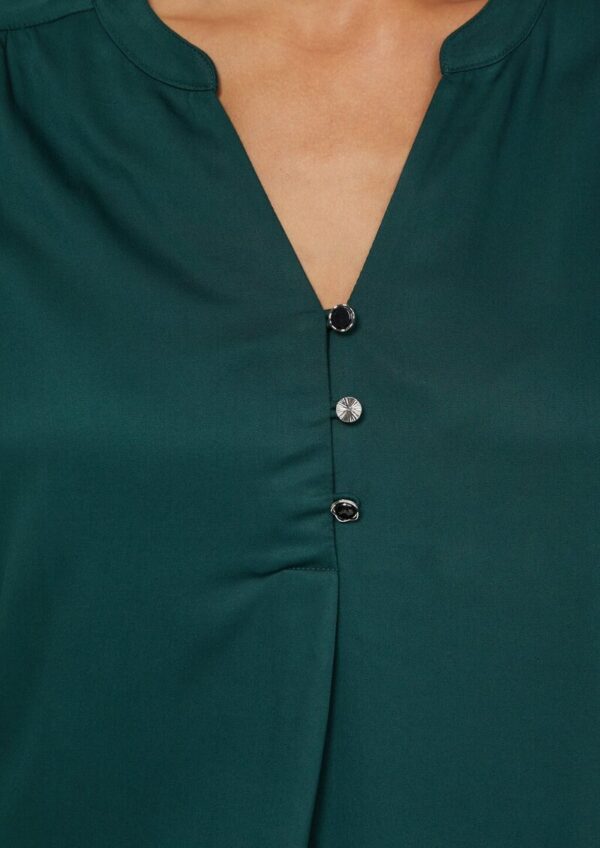 Tunikabluse aus Viskose mit Zierknöpfen