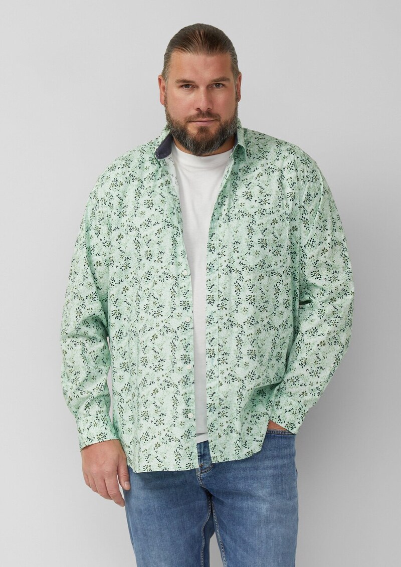 Slim Fit: Langarmhemd mit All-over-Print und Kentkragen