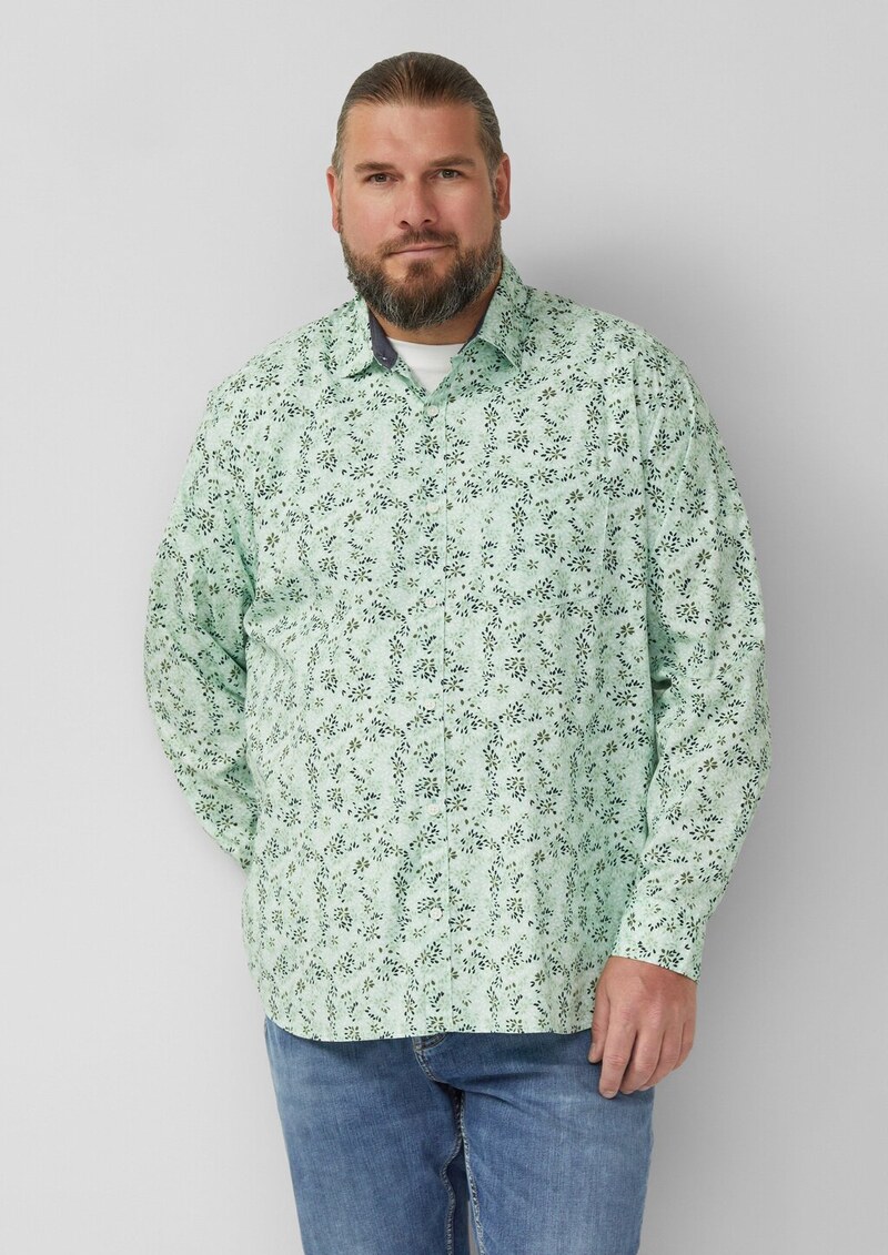Slim Fit: Langarmhemd mit All-over-Print und Kentkragen