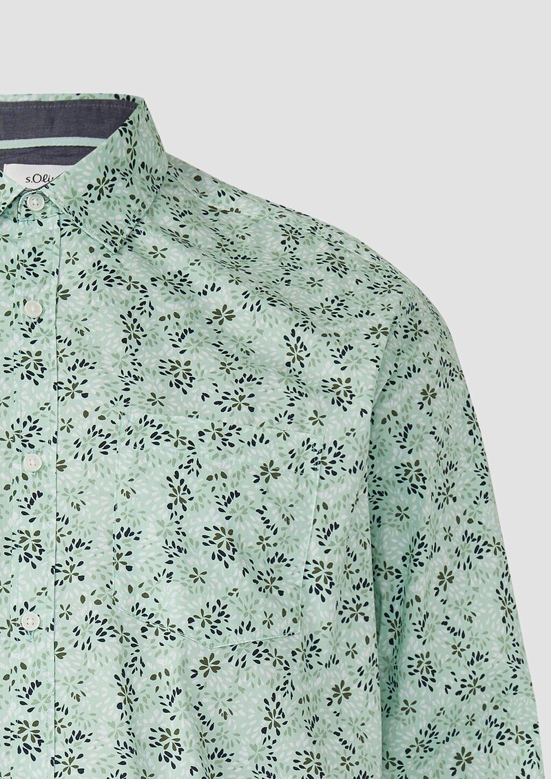 Slim Fit: Langarmhemd mit All-over-Print und Kentkragen