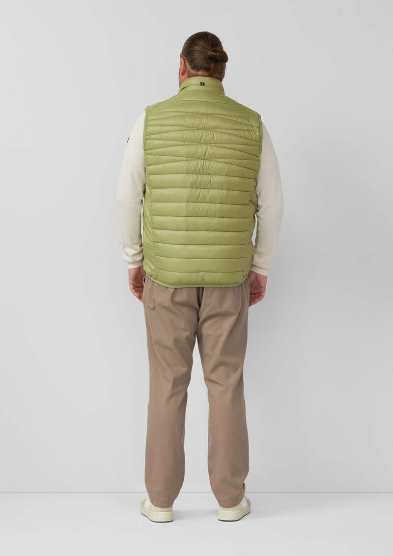 Leichte Steppweste mit Stehkragen und Kontrast-Details