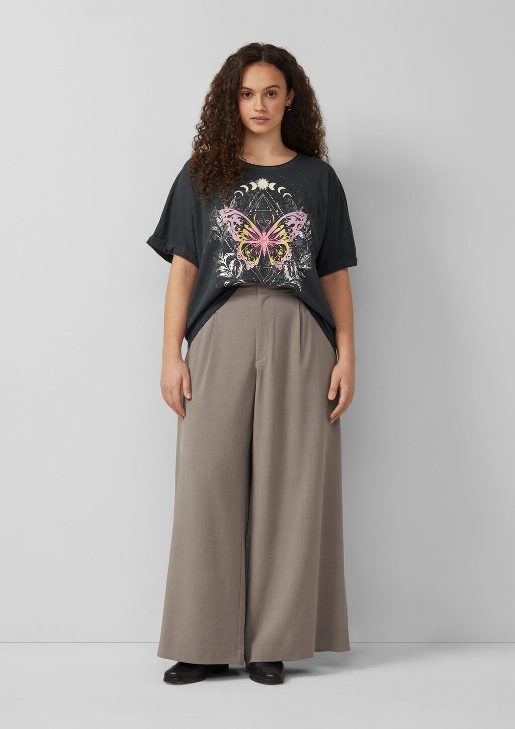 T-Shirt mit Frontprint im Loose Fit und Fledermausärmeln