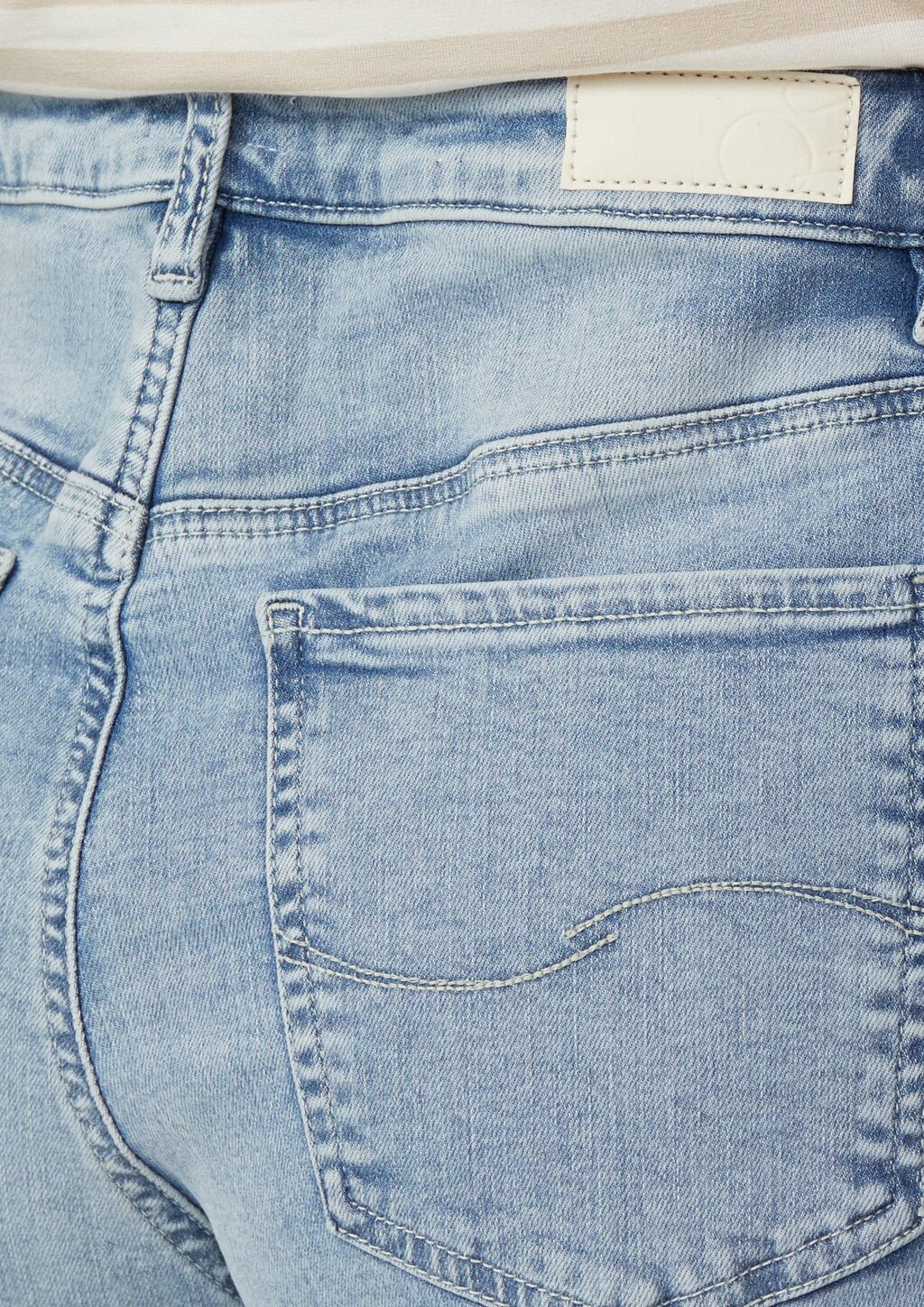 Jeans / Slim Fit / Mid Rise / Wide Leg