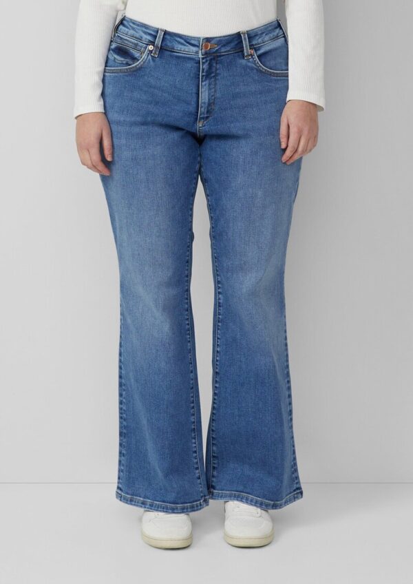 Jeans / Slim Fit / Mid Rise / Flared Leg