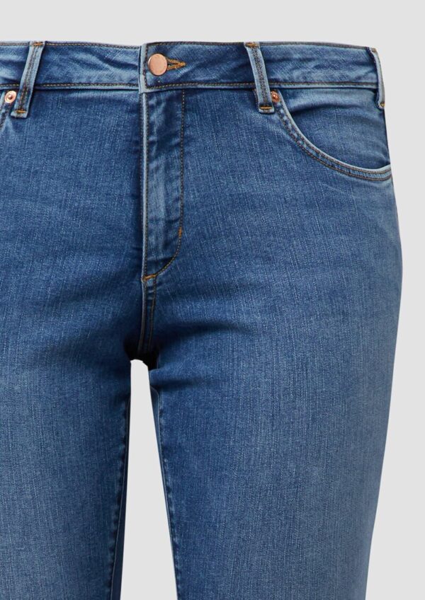 Jeans / Slim Fit / Mid Rise / Flared Leg