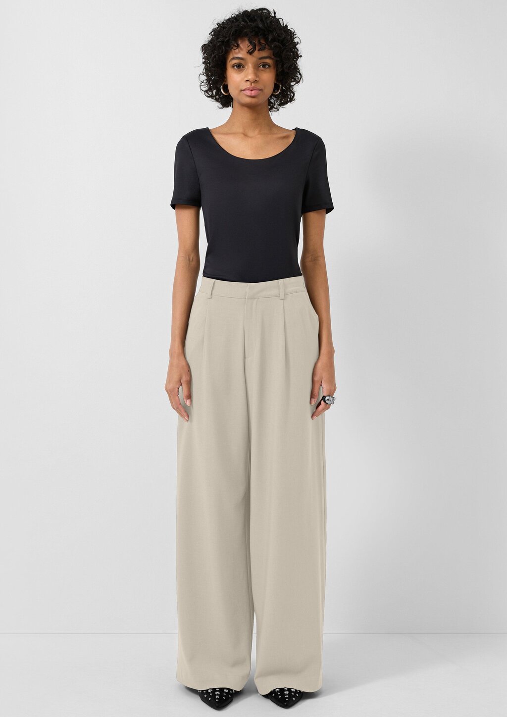 Bundfaltenhose | QS x Vanessa Mai