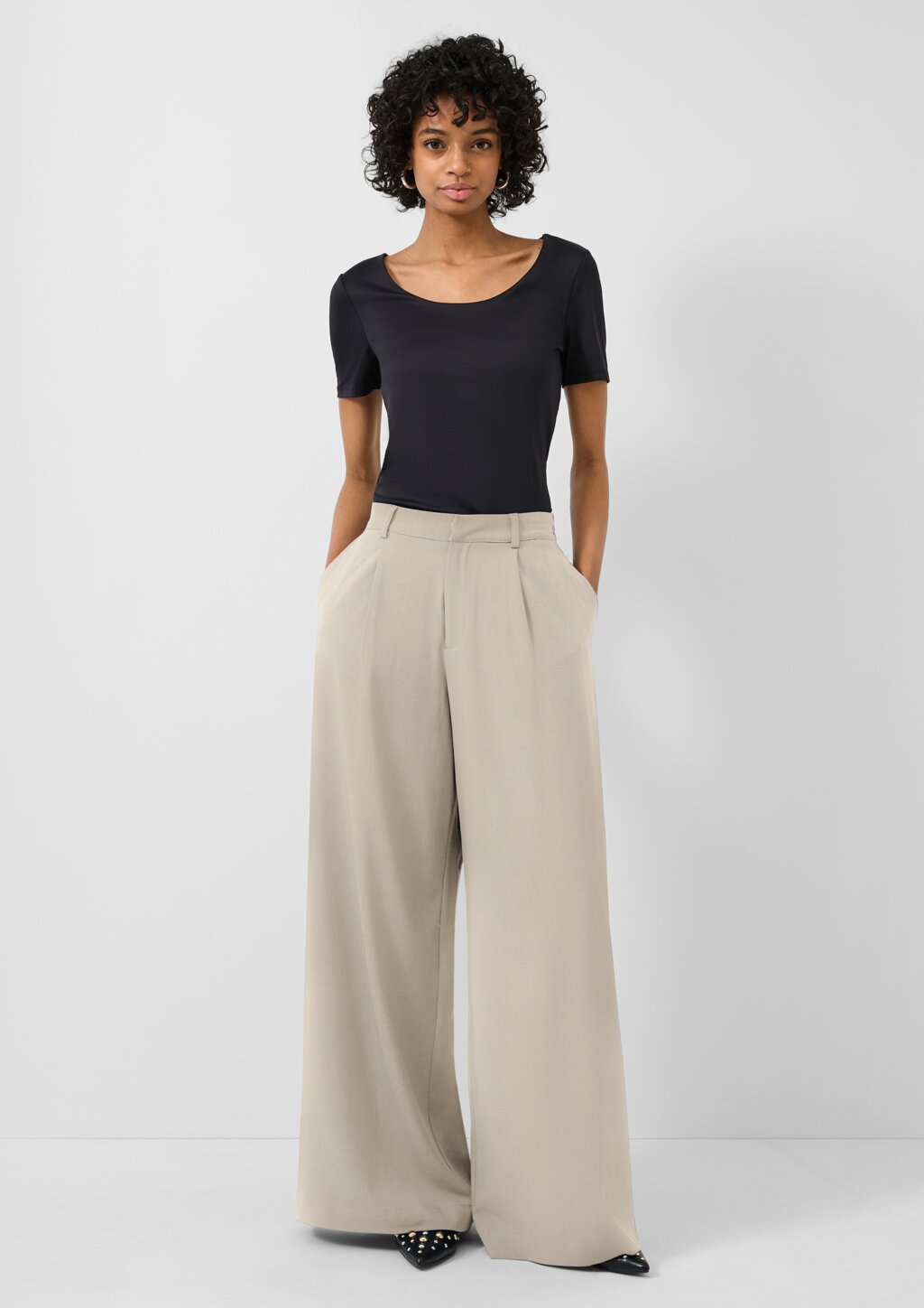 Bundfaltenhose | QS x Vanessa Mai