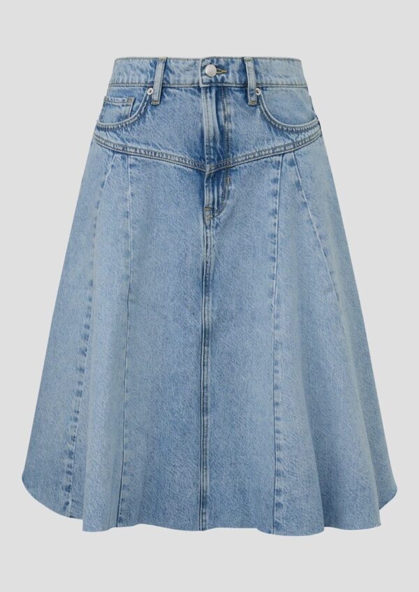 Ausgestellter Denimrock