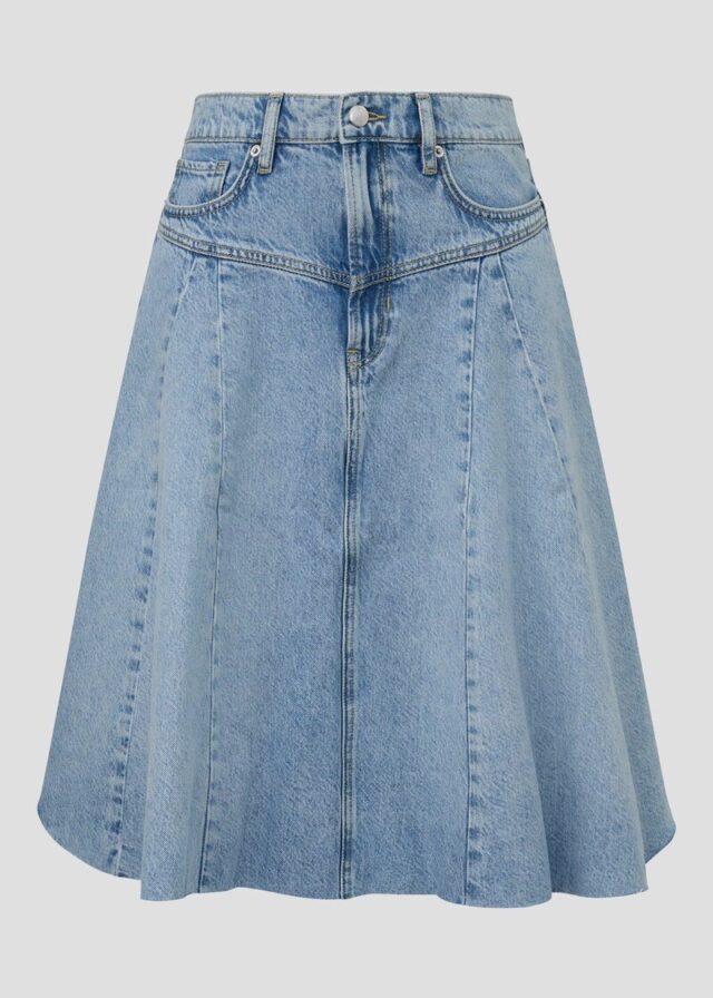 Ausgestellter Denimrock