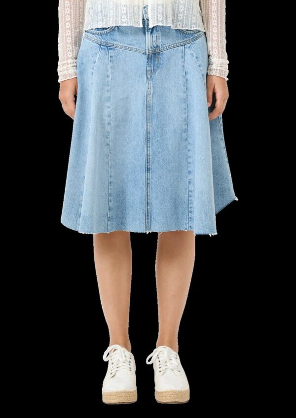 Ausgestellter Denimrock