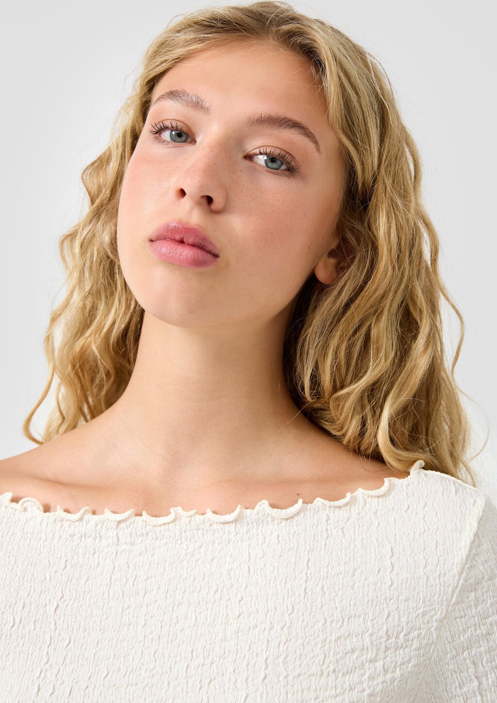 Strukturiertes Langarmshirt mit U Bootausschnitt