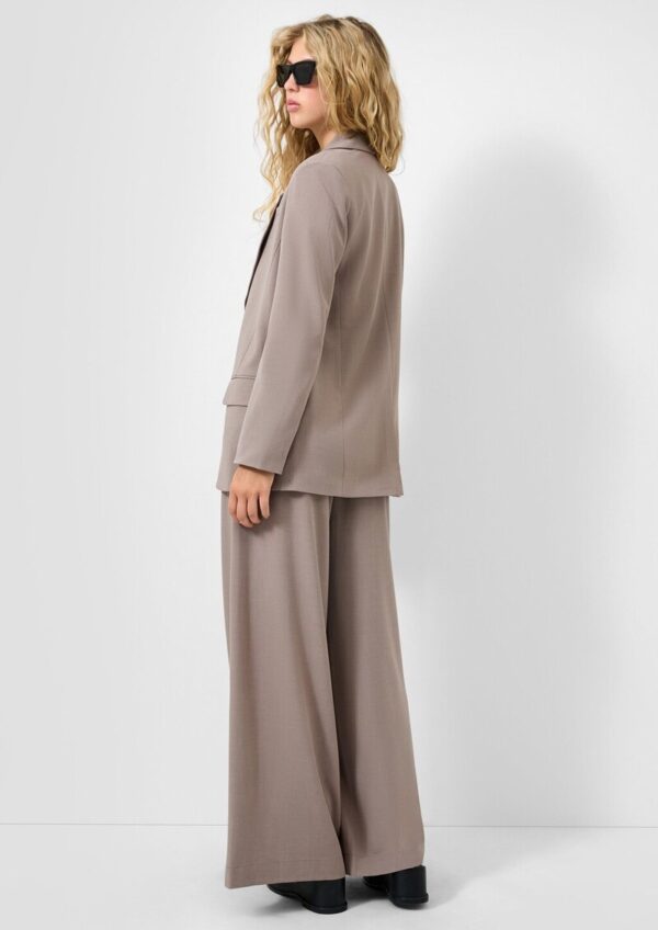 Blazer im Regular Fit mit tiefem Revers