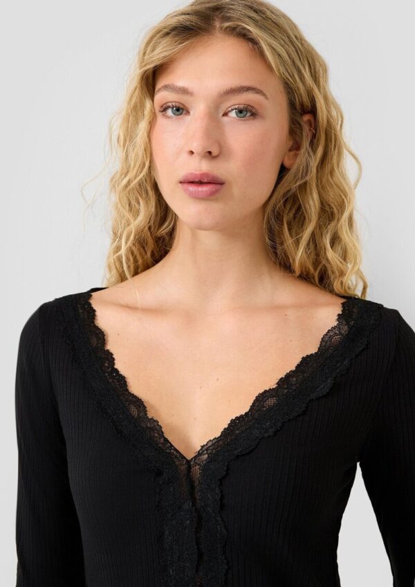 Rippshirt mit Spitze