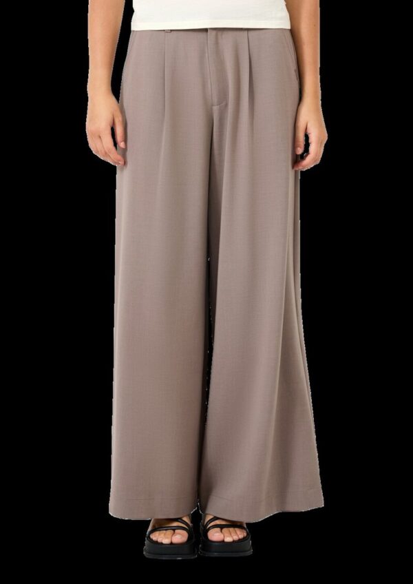 Hose mit Bundfalten und weitem Bein
