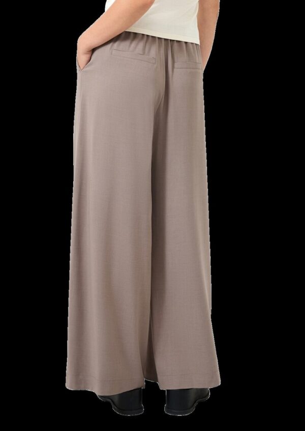 Hose mit Bundfalten und weitem Bein