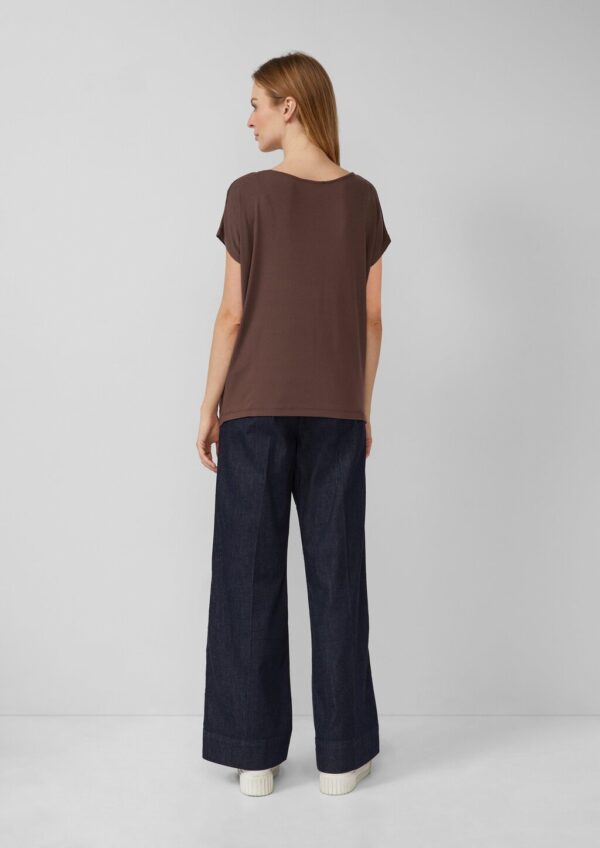 Fließendes Jersey-Shirt mit überschnittenen Schultern