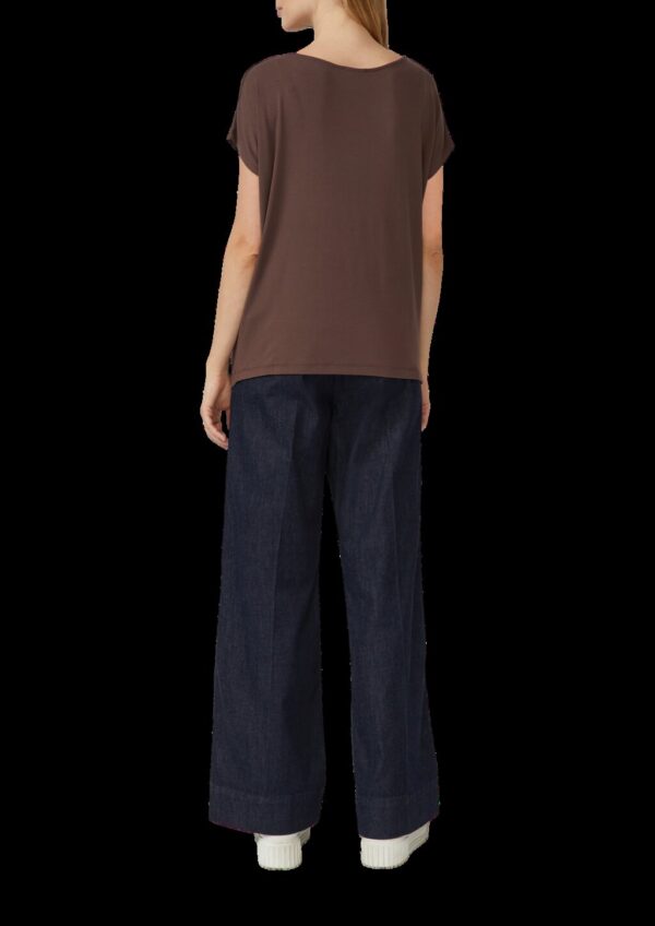 Fließendes Jersey-Shirt mit überschnittenen Schultern