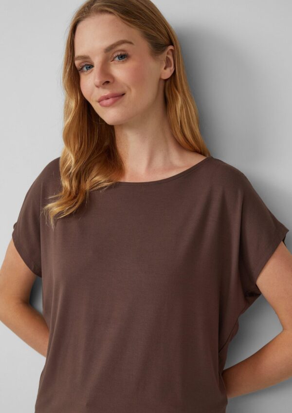 Fließendes Jersey-Shirt mit überschnittenen Schultern