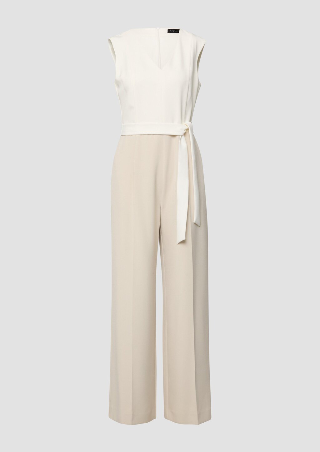 Ärmelloser Jumpsuit mit Bindegürtel