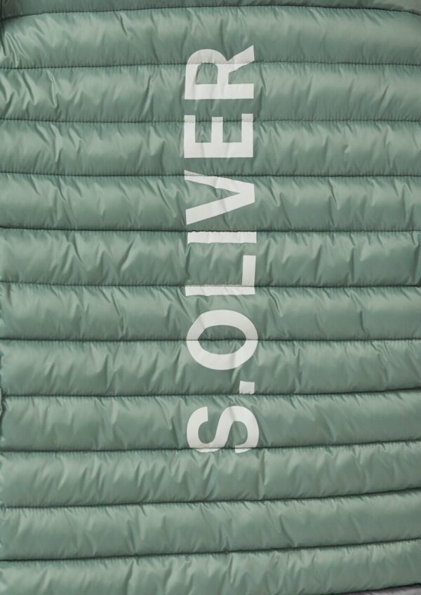 Leichte Steppjacke mit Pack-Funktion