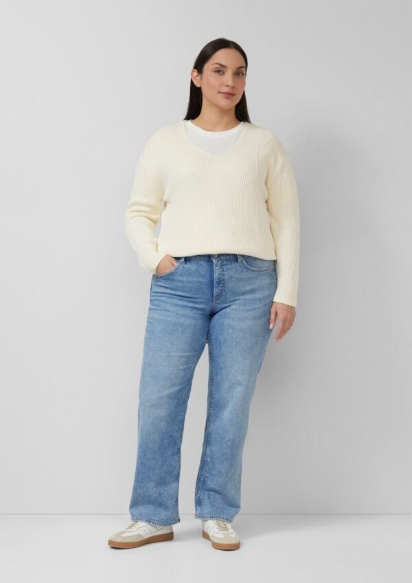 Jeans / Straight Fit / Mid Rise / Straight Leg