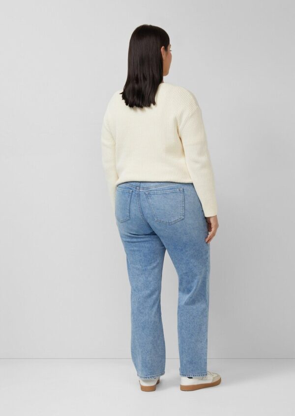 Jeans / Straight Fit / Mid Rise / Straight Leg