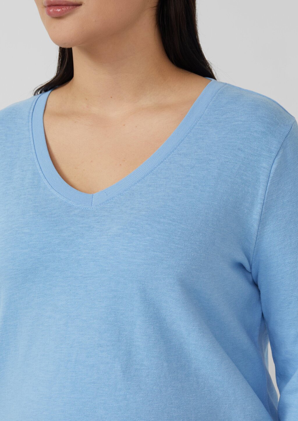 Jersey-T-Shirt mit Flammgarnstruktur und gerundetem Saum